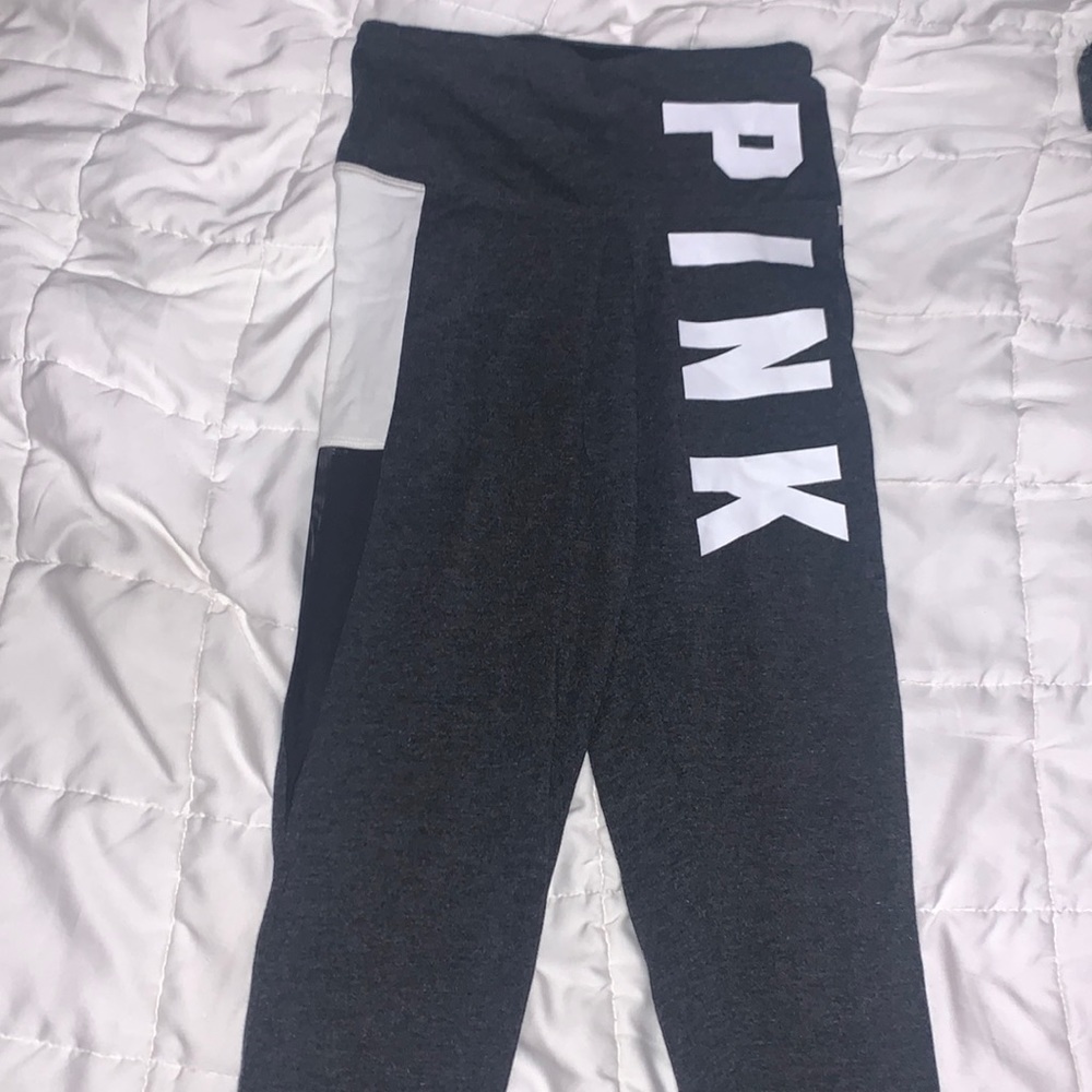 PINK logo leggings in gray